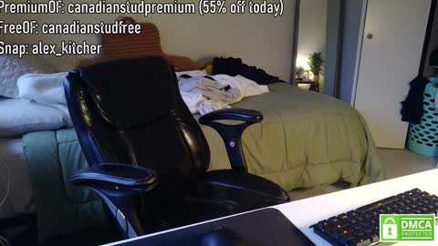 Snapshot of canadianstud18 chatting on 01/04/25, 11:59 Devon online show from 01/04/25, 11:59