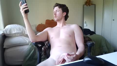 Snapshot of canadianstud18 chatting on 01/29/25, 12:01 Devon online show from 01/29/25, 12:01