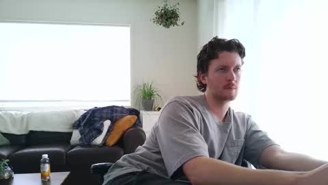 Snapshot of canadianstud18 chatting on 03/03/25, 06:33 Devon online show from 03/03/25, 06:33