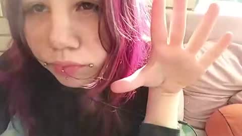 Snapshot of candancespeller chatting on 06/18/26, 12:33 Mari online show from 06/18/26, 12:33