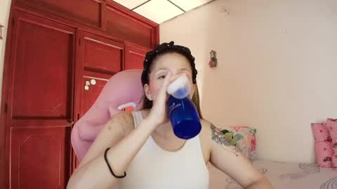 Snapshot of candase_ chatting on 05/27/26, 02:41 Candase online show from 05/27/26, 02:41