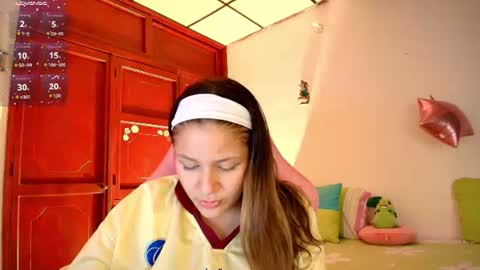 Snapshot of candase_ chatting on 07/04/26, 03:13 Candase online show from 07/04/26, 03:13