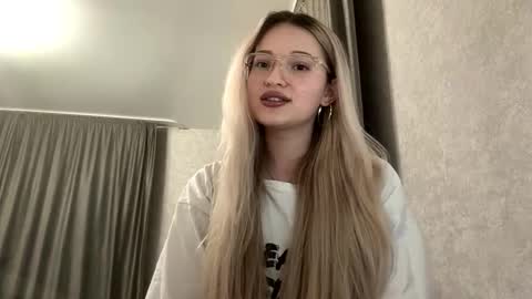 candelariahile online show from 02/03/26, 04:12