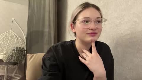 candelariahile online show from 02/18/26, 03:30