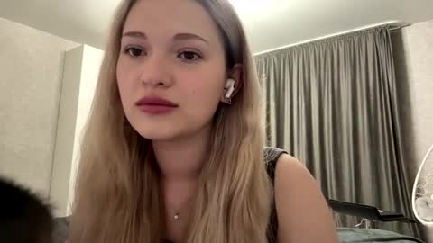 candelariahile online show from 03/10/26, 02:33