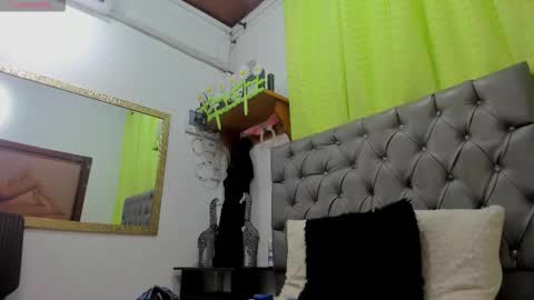 Snapshot of candi_afrodita chatting on 10/23/25, 04:50 candi afrodita online show from 10/23/25, 04:50