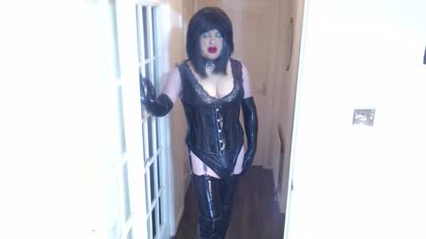 candi smokes online show from 01/11/26, 02:33