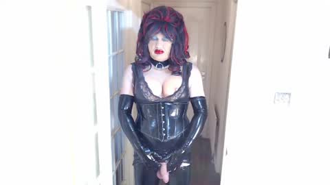 candi smokes online show from 04/17/26, 12:52