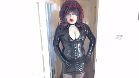 Snapshot of candi_smokes chatting on 04/30/26, 01:17 candi smokes online show from 04/30/26, 01:17