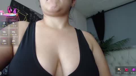 Snapshot of candiapole chatting on 09/09/25, 02:38 Candy  online show from 09/09/25, 02:38