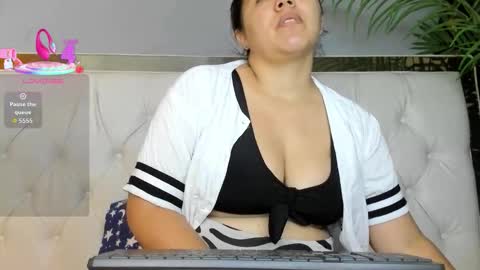 Snapshot of candiapole chatting on 10/25/25, 01:07 Candy  online show from 10/25/25, 01:07