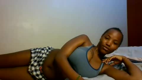 Snapshot of candiedolly chatting on 07/28/26, 04:39 Candie online show from 07/28/26, 04:39