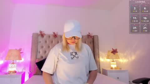 Snapshot of candiegilson__ chatting on 05/09/26, 12:10 Candie online show from 05/09/26, 12:10