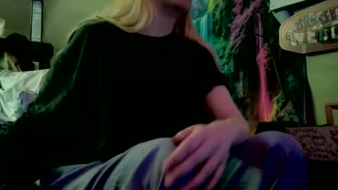 Candi online show from 03/17/26, 04:54