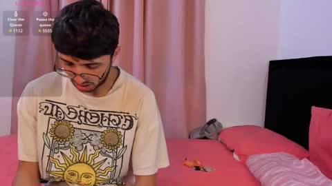 Snapshot of candy_babe22 chatting on 12/21/25, 03:02 Candy online show from 12/21/25, 03:02