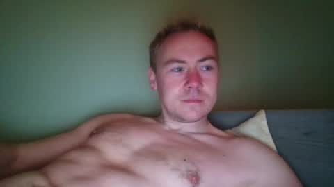 Snapshot of candy_boy_xoxo chatting on 04/26/26, 05:21 candy_boy_xoxo online show from 04/26/26, 05:21