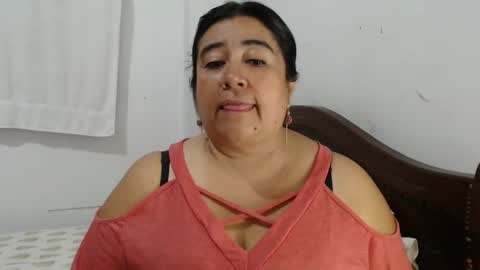 Snapshot of candy_candi chatting on 01/04/25, 01:52 lucy online show from 01/04/25, 01:52