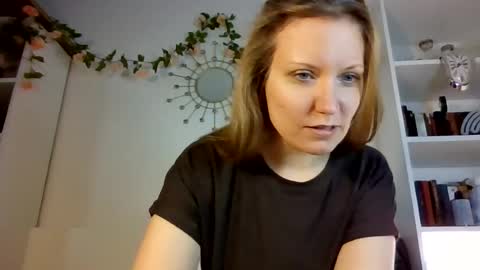 Snapshot of candy_cougar82 chatting on 06/15/26, 09:22 Candy Cougar online show from 06/15/26, 09:22