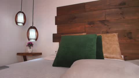 Jolie online show from 10/17/25, 09:28