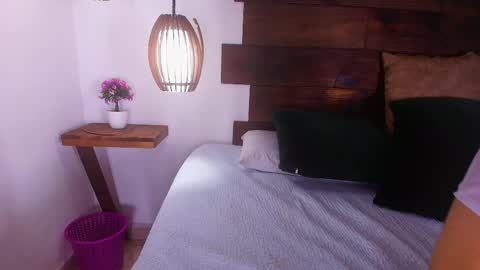 Jolie online show from 04/17/26, 08:45