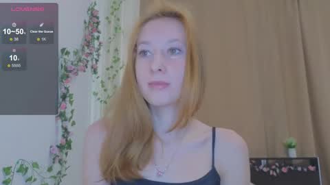 candy_flosse online show from 09/15/25, 07:52