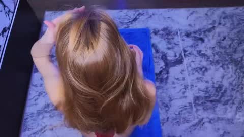 candy_flosse online show from 10/29/25, 08:27