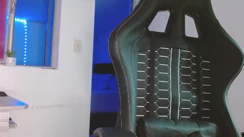 candy_giuliana21 online show from 04/21/26, 12:56