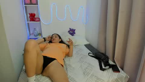 Snapshot of candy_kitty7343 chatting on 05/06/26, 02:51 candy_kitty7343 online show from 05/06/26, 02:51