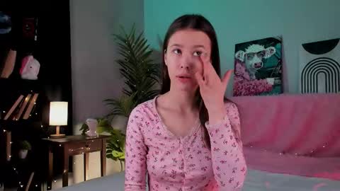 Sandy online show from 09/20/25, 11:22