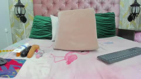 Snapshot of candy_sex18_ chatting on 12/03/24, 06:06 candy_sex18_ online show from 12/03/24, 06:06