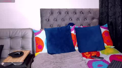 YECENIA - online show from 03/07/26, 05:48