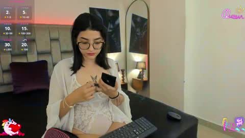 Snapshot of candy_tyna chatting on 05/24/26, 04:34 candy_tyna online show from 05/24/26, 04:34