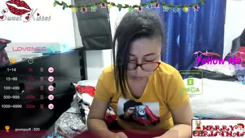 candy_val online show from 12/12/24, 06:47