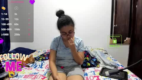 candy_val online show from 03/19/26, 04:49