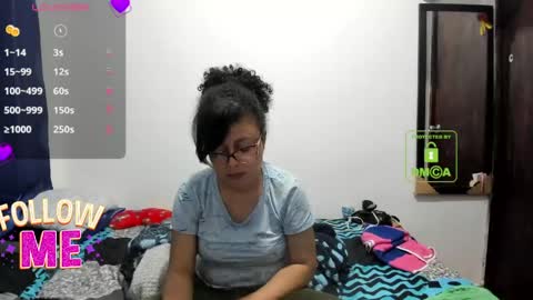 candy_val online show from 04/17/26, 05:54