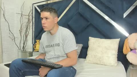 candyandsteven online show from 09/25/25, 02:59