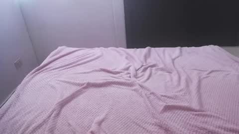 Snapshot of candyceeh chatting on 11/30/25, 06:23 Candy online show from 11/30/25, 06:23