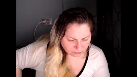 Laura online show from 05/27/26, 06:43