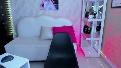 Snapshot of candycuckol chatting on 03/11/25, 08:31 Candy online show from 03/11/25, 08:31