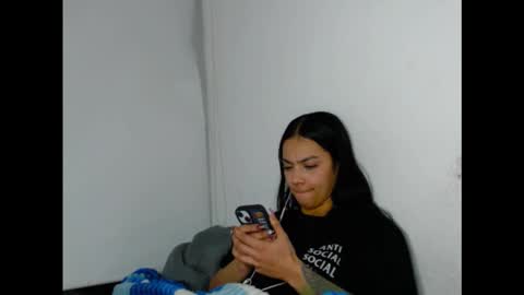 Sara online show from 10/31/25, 05:30