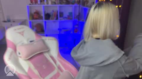 You can call me HH online show from 09/14/25, 06:51