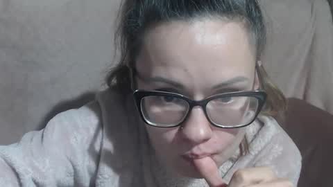 say meow and send tip  online show from 02/07/26, 04:00