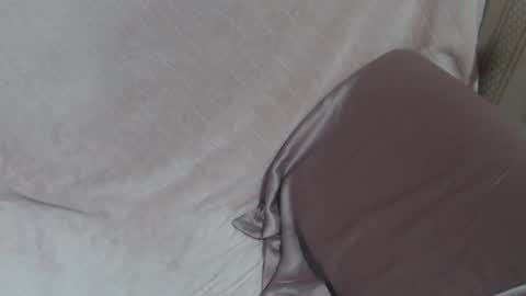 say meow and send tip  online show from 02/15/26, 08:02