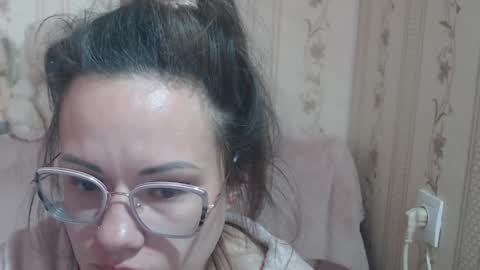 say meow and send tip  online show from 04/22/26, 09:33