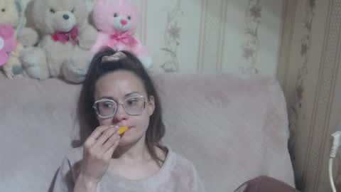 say meow and send tip  online show from 04/23/26, 10:47