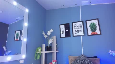 candyluxury_ online show from 04/10/26, 11:59