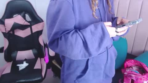 candywalthonrs707 online show from 03/05/26, 07:59