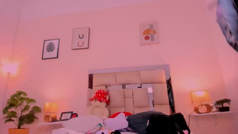 Candy online show from 09/15/25, 08:20