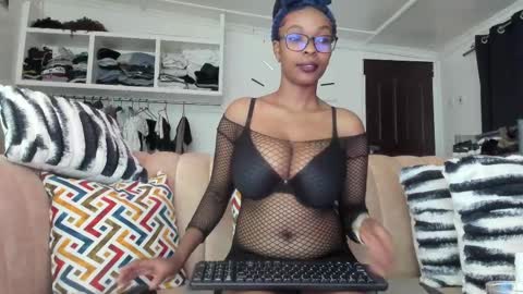 Canela online show from 02/11/25, 06:33