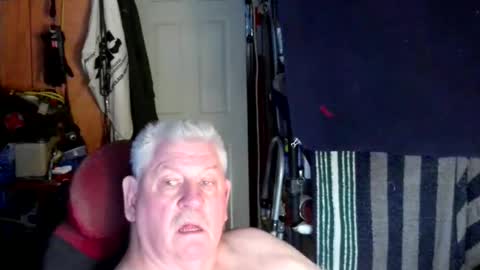 canoelicker69 online show from 10/29/25, 07:26